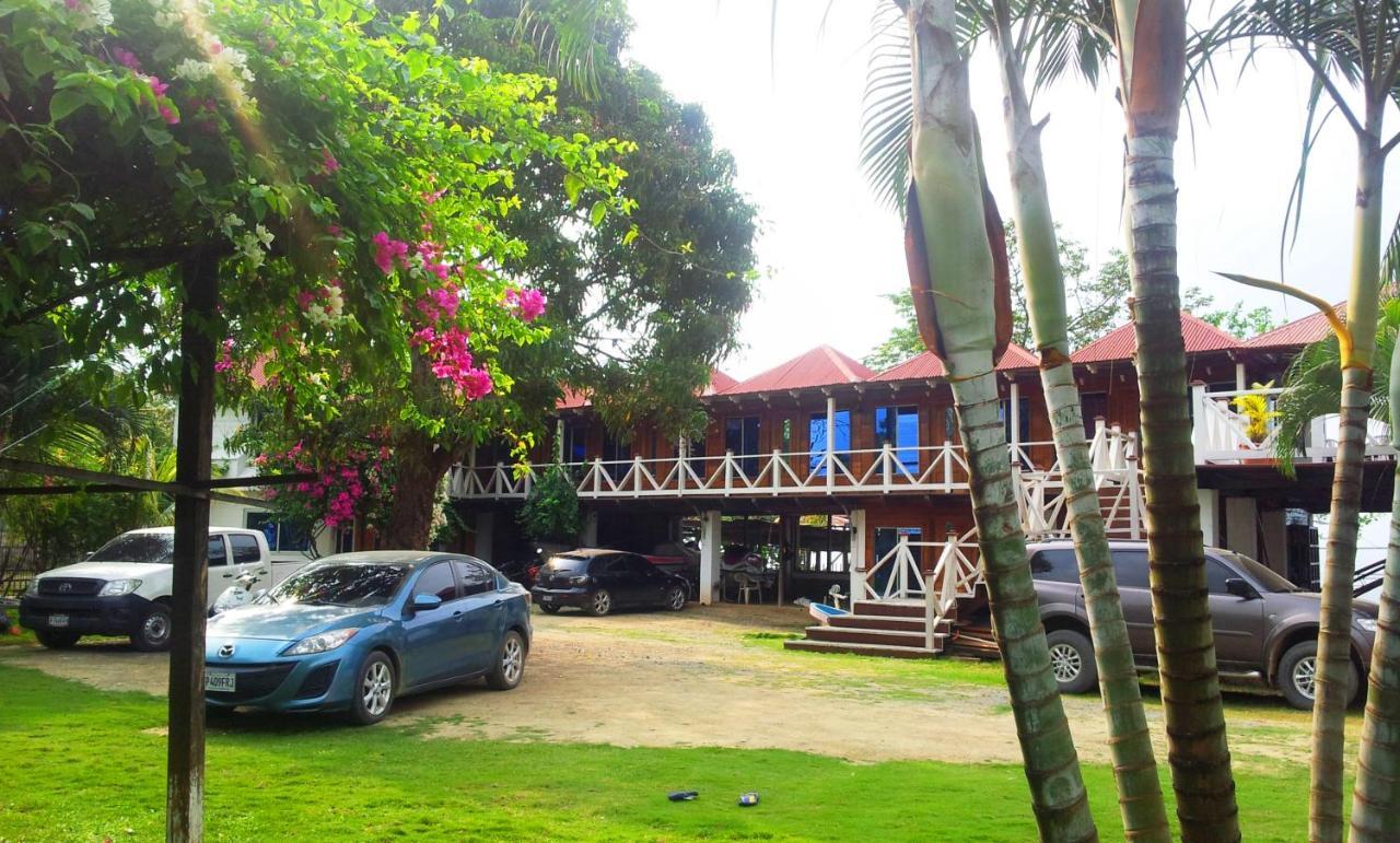 Chalet Castillo El Estor Exterior foto